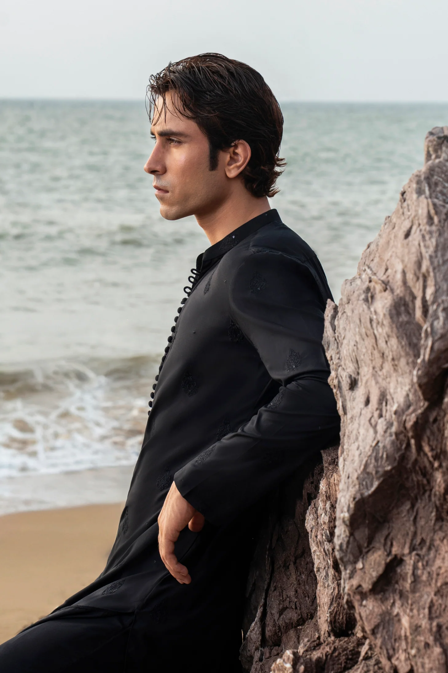 Embroidered Kurta Trouser - Image 4