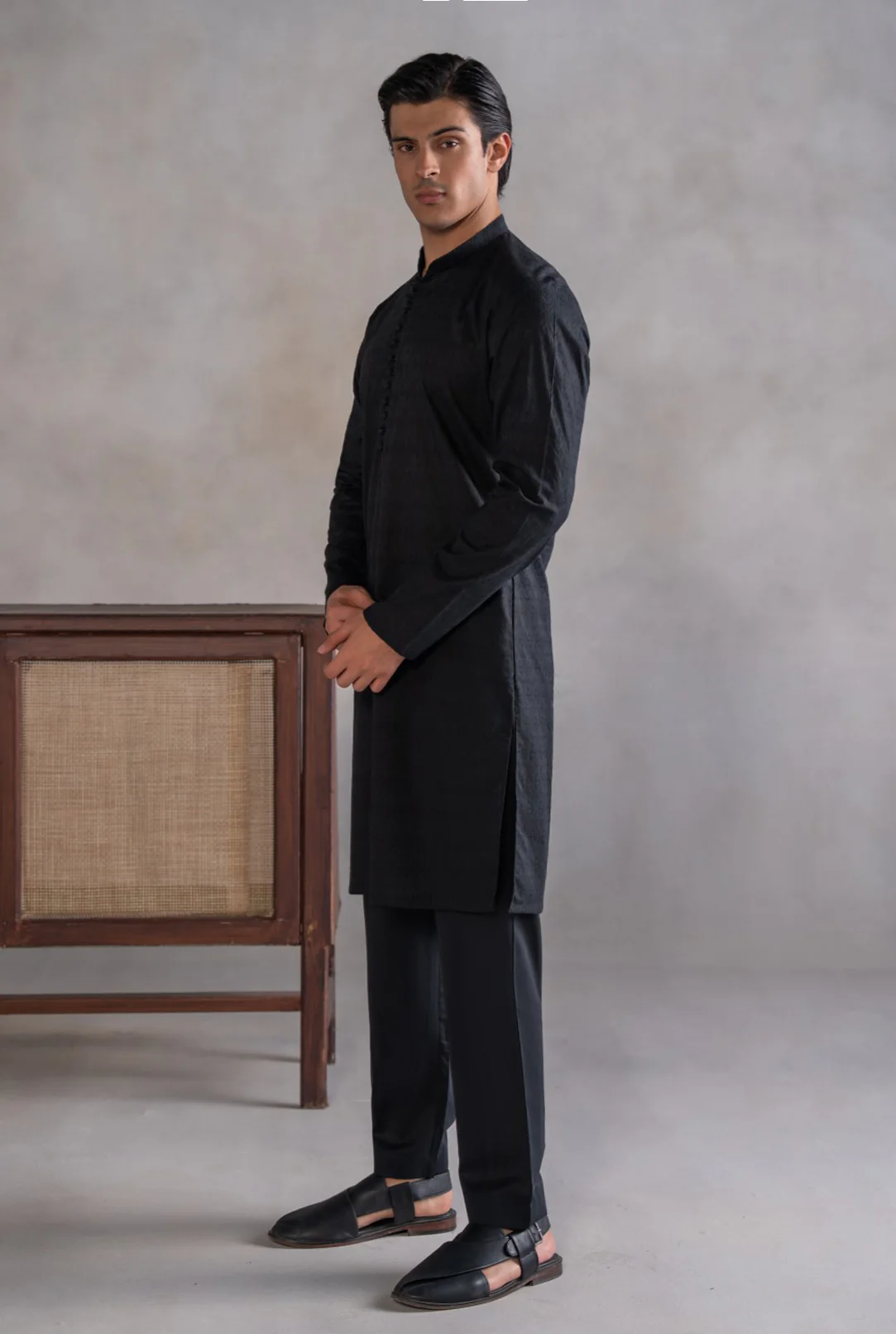 Shiffli Kurta Trouser - Image 3